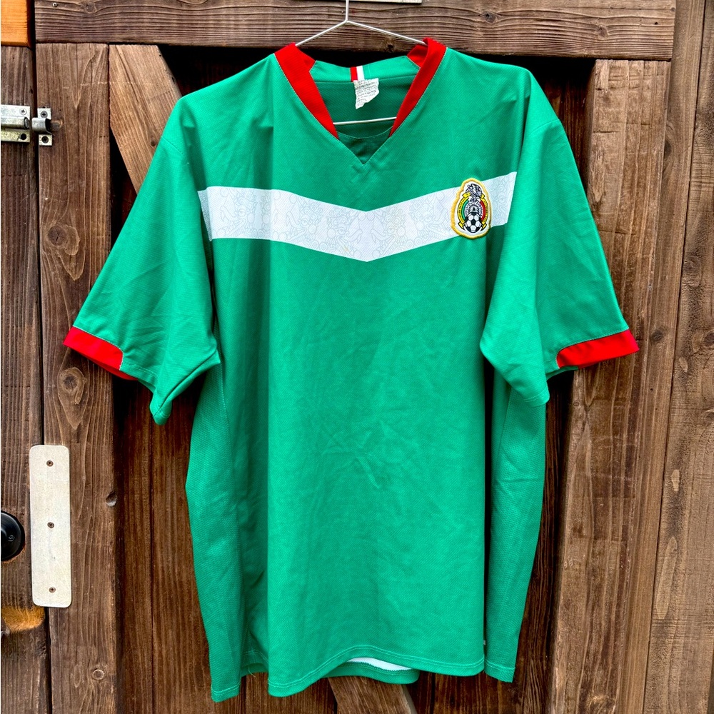 90s Mexico National Team soccer jersey in size Large